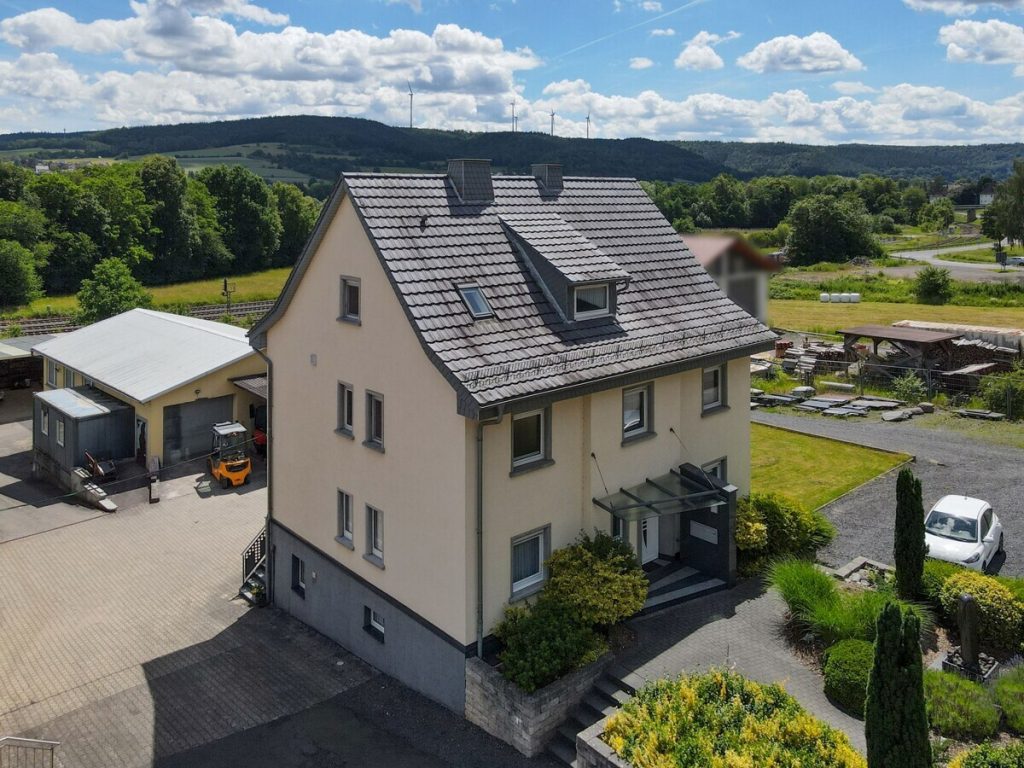 VR Immobilien GmbH - Immobilienangebot - Heringen - Alle - Vielseitiges Wohn- und Gewerbeanwesen mit Dreifamilienhaus und Entwicklungspotenzial