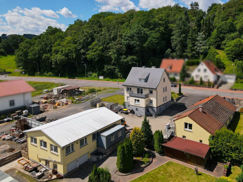 VR Immobilien GmbH - Immobilienangebot - Heringen - Alle - Vielseitiges Wohn- und Gewerbeanwesen mit Dreifamilienhaus und Entwicklungspotenzial