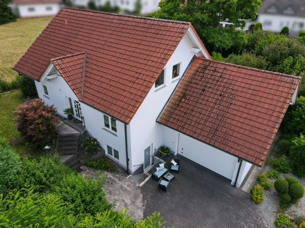VR Immobilien GmbH - Immobilienangebot - Burghaun - Alle - Ihr neues Zuhause mit Garten, Balkon und Doppelgarage in Burghaun - Hünhan
