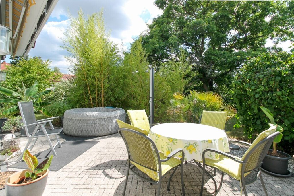 VR Immobilien GmbH - Immobilienangebot - Burghaun - Alle - Ihr neues Zuhause mit Garten, Balkon und Doppelgarage in Burghaun - Hünhan