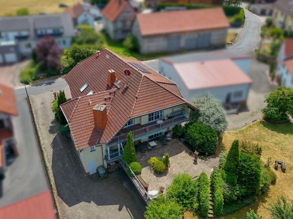 VR Immobilien GmbH - Immobilienangebot - Fulda - Alle - Exklusives Einfamilienhaus mit Einliegerwohnung und großzügigem Raumangebot