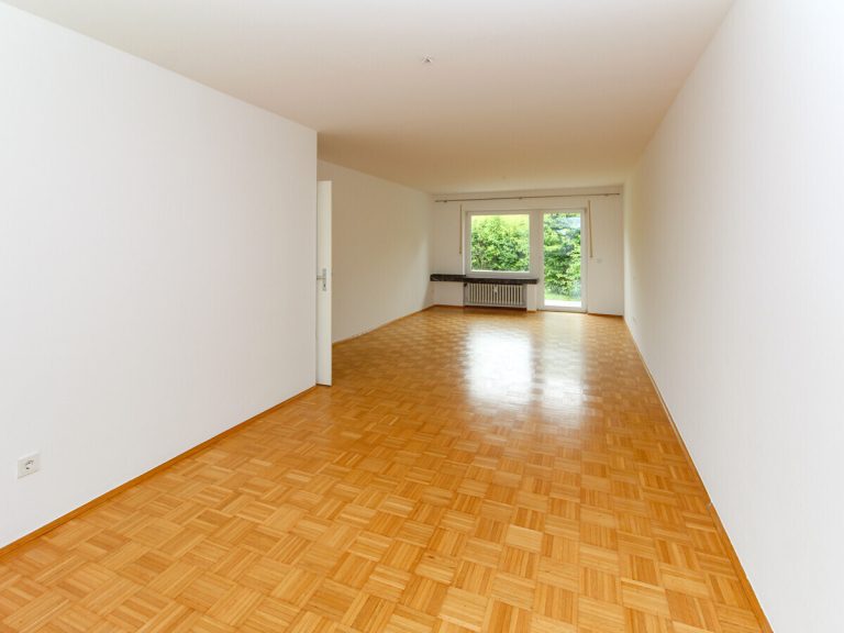  VR Immobilien GmbH - Immobilienangebot - Petersberg - Alle - Attraktive 4-Zimmer-Wohnung in Petersberg mit Terrasse, Balkon und großem Garten
