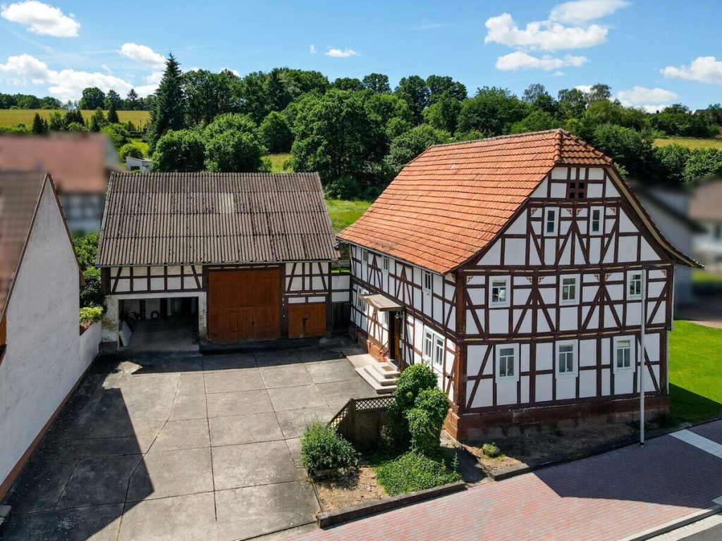VR Immobilien GmbH - Immobilienangebot - Philippsthal (Werra) - Alle - Historisches Fachwerkhaus mit Scheune in Philippsthal -Harnrode