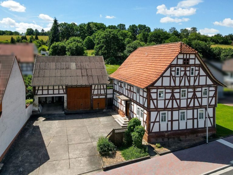  VR Immobilien GmbH - Immobilienangebot - Philippsthal (Werra) - Alle - Historisches Fachwerkhaus mit Scheune in Philippsthal -Harnrode