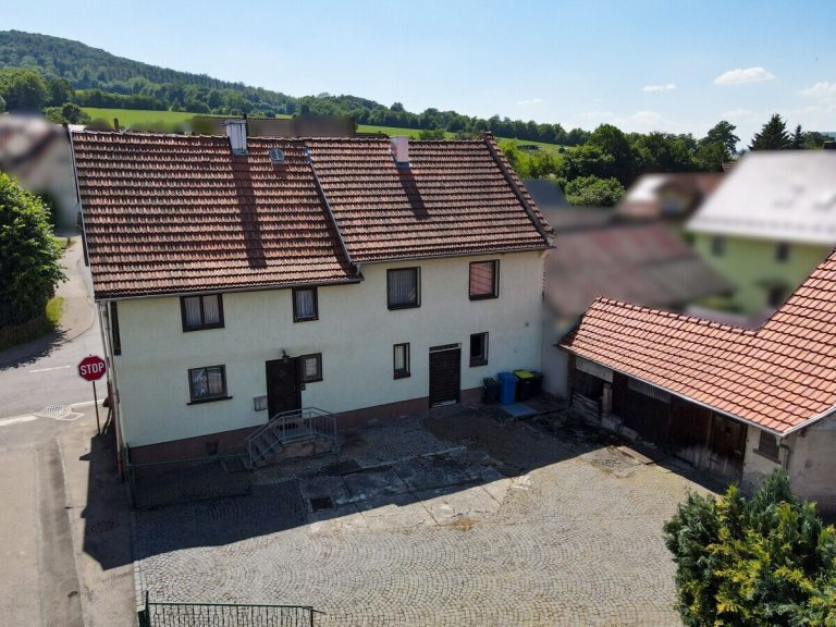  VR Immobilien GmbH - Immobilienangebot - Kaltennordheim - Alle - Hofanlage mit Scheune und Entwicklungspotenzial in Unterweid