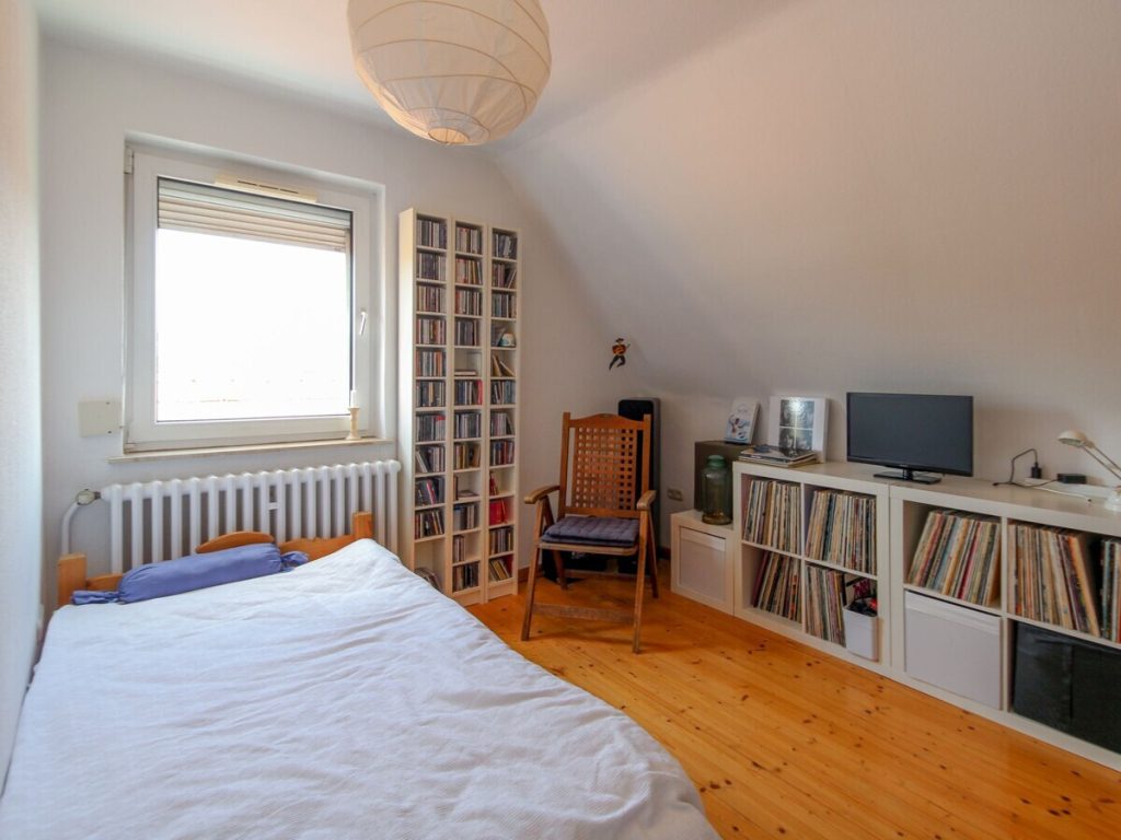 VR Immobilien GmbH - Immobilienangebot - Bad Hersfeld - Alle - Charmantes Einfamilienhaus mit liebevoll angelegten Garten