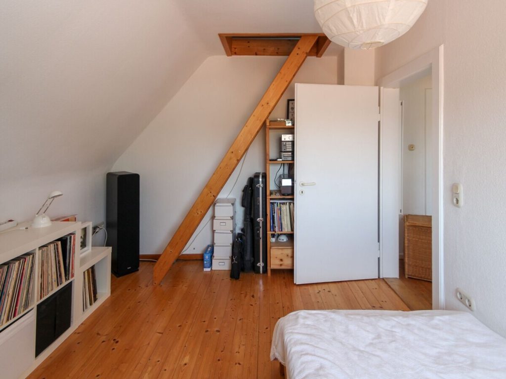 VR Immobilien GmbH - Immobilienangebot - Bad Hersfeld - Alle - Charmantes Einfamilienhaus mit liebevoll angelegten Garten