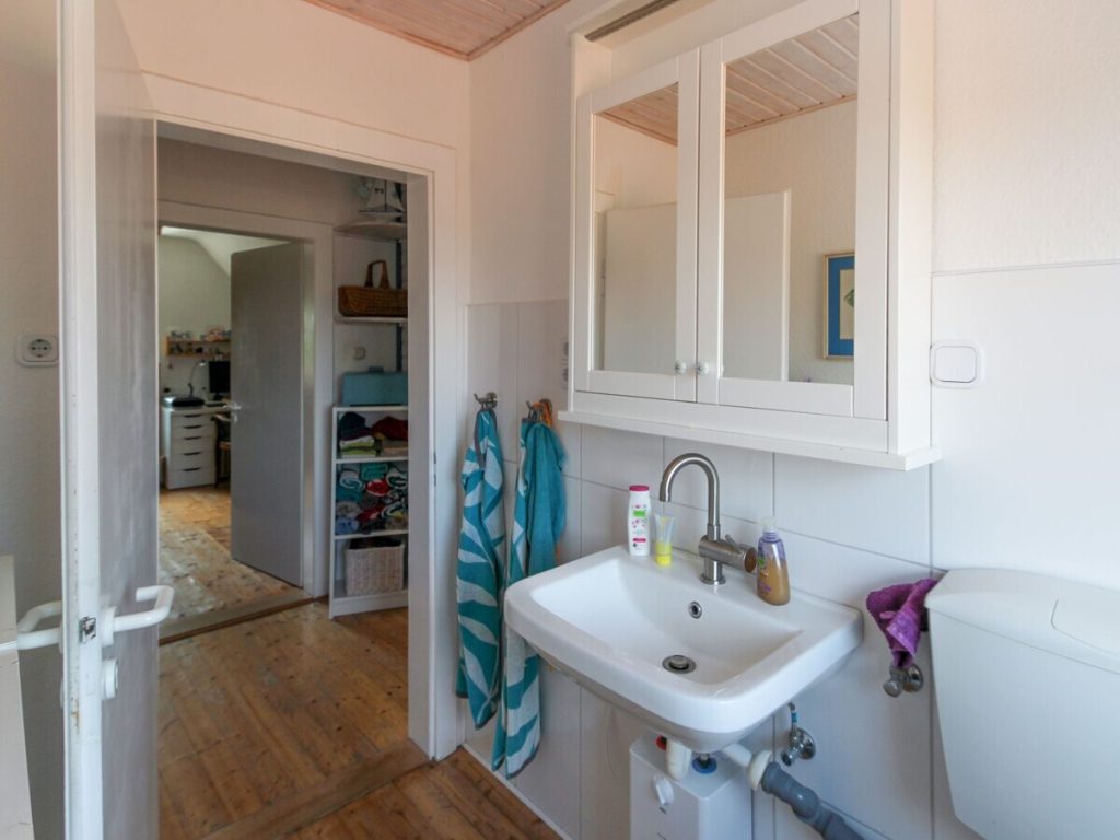 VR Immobilien GmbH - Immobilienangebot - Bad Hersfeld - Alle - Charmantes Einfamilienhaus mit liebevoll angelegten Garten