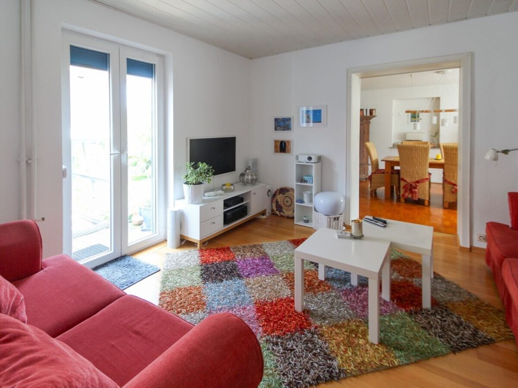 VR Immobilien GmbH - Immobilienangebot - Bad Hersfeld - Alle - Charmantes Einfamilienhaus mit liebevoll angelegten Garten