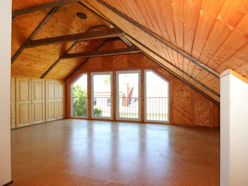 VR Immobilien GmbH - Immobilienangebot - Künzell - Alle - Ein Zuhause zum Gestalten – Einfamilienhaus mit Garten in Künzell - Wissels