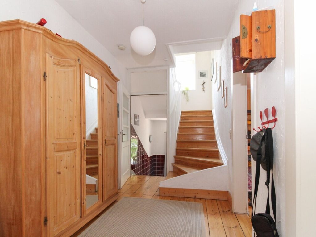 VR Immobilien GmbH - Immobilienangebot - Hünfeld - Alle - Großzügiges Zuhause in Hünfeld für Mehrgenerationen oder Vermietung