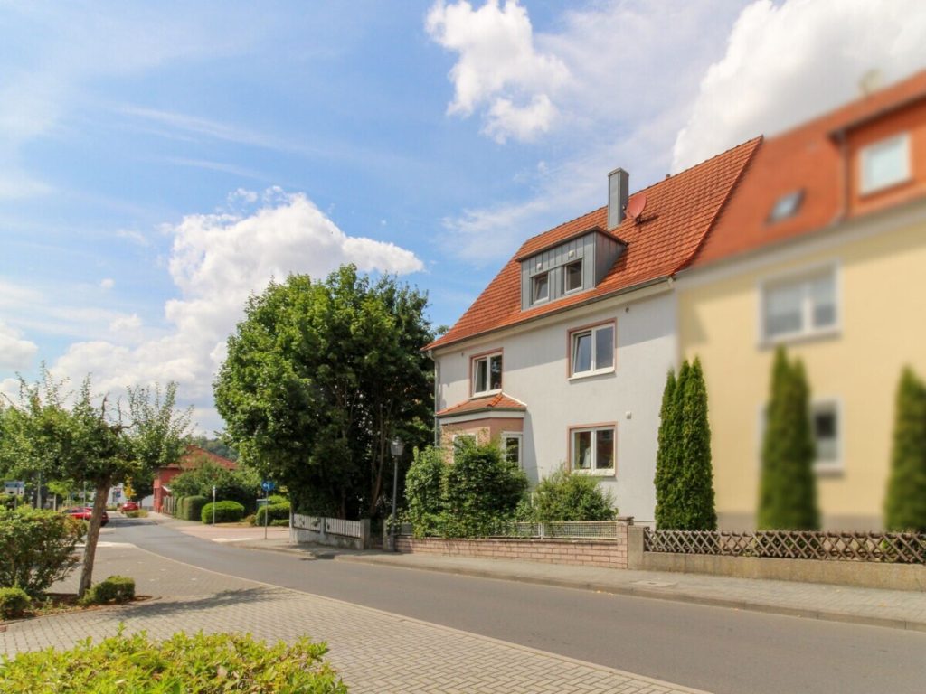 VR Immobilien GmbH - Immobilienangebot - Hünfeld - Alle - Großzügiges Zuhause in Hünfeld für Mehrgenerationen oder Vermietung