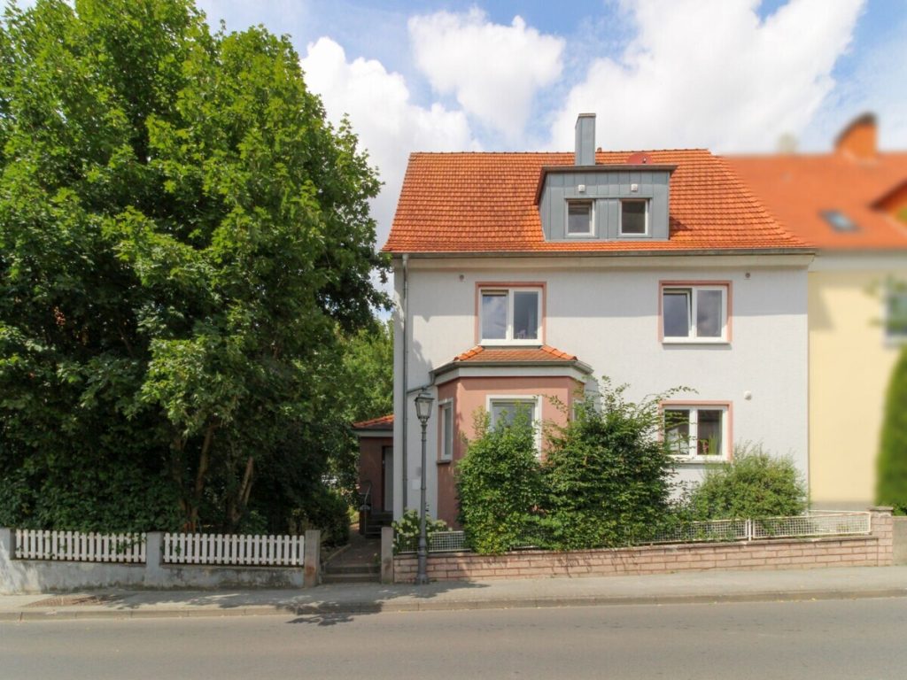 VR Immobilien GmbH - Immobilienangebot - Hünfeld - Alle - Großzügiges Zuhause in Hünfeld für Mehrgenerationen oder Vermietung