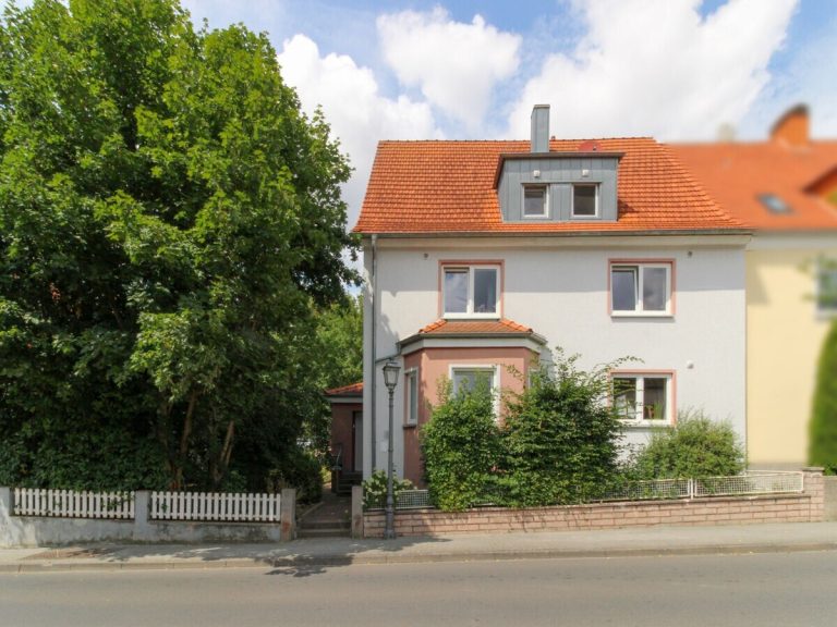  VR Immobilien GmbH - Immobilienangebot - Hünfeld - Alle - Großzügiges Zuhause in Hünfeld für Mehrgenerationen oder Vermietung