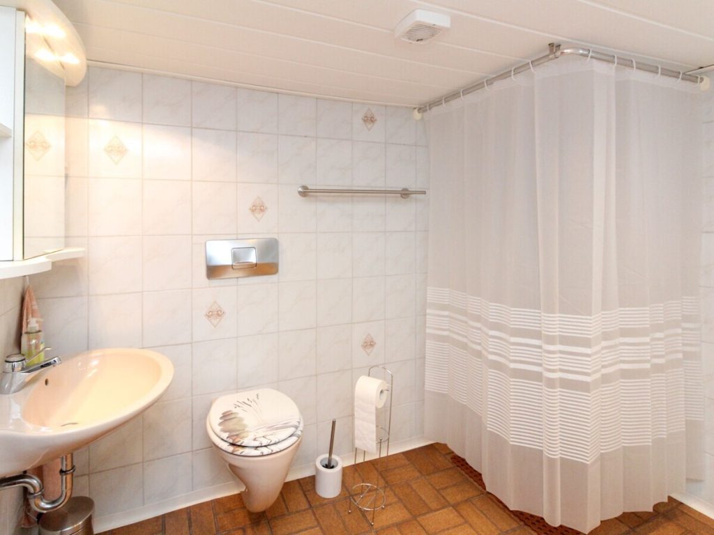 VR Immobilien GmbH - Immobilienangebot - Gersfeld - Alle - RESERVIERT: Naturverbunden wohnen in der Rhön – Haus mit Scheune und Raum für vielfältige Wohnideen