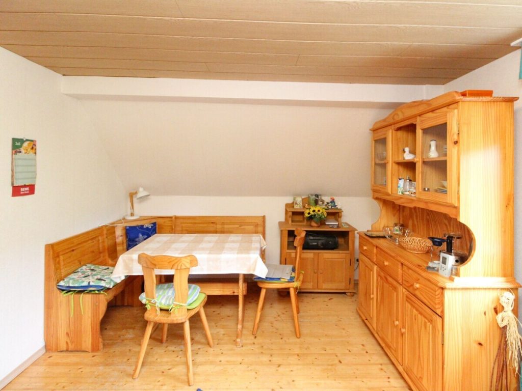 VR Immobilien GmbH - Immobilienangebot - Gersfeld - Alle - RESERVIERT: Naturverbunden wohnen in der Rhön – Haus mit Scheune und Raum für vielfältige Wohnideen