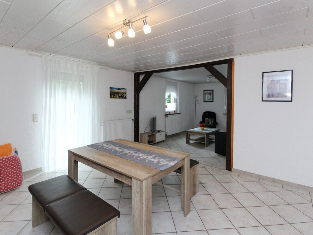 VR Immobilien GmbH - Immobilienangebot - Gersfeld - Alle - RESERVIERT: Naturverbunden wohnen in der Rhön – Haus mit Scheune und Raum für vielfältige Wohnideen