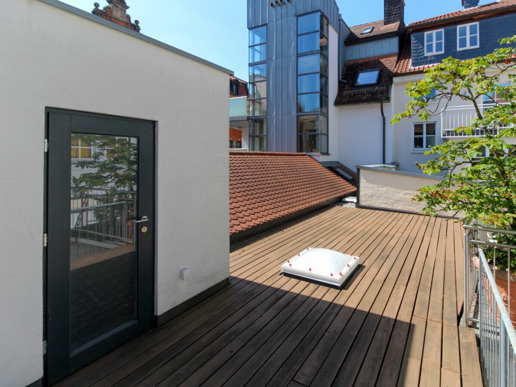 VR Immobilien GmbH - Immobilienangebot - Fulda - Alle - Stilvolle Maisonettewohnung mit traumhafter Dachterrasse in zentraler Lage von Fulda