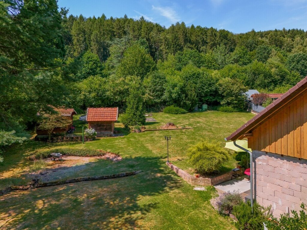 VR Immobilien GmbH - Immobilienangebot - Brachttal - Alle - Ein Ort zum Durchatmen – Einfamilienhaus zum Ausbauen in traumhafter Naturlage in Schlierbach