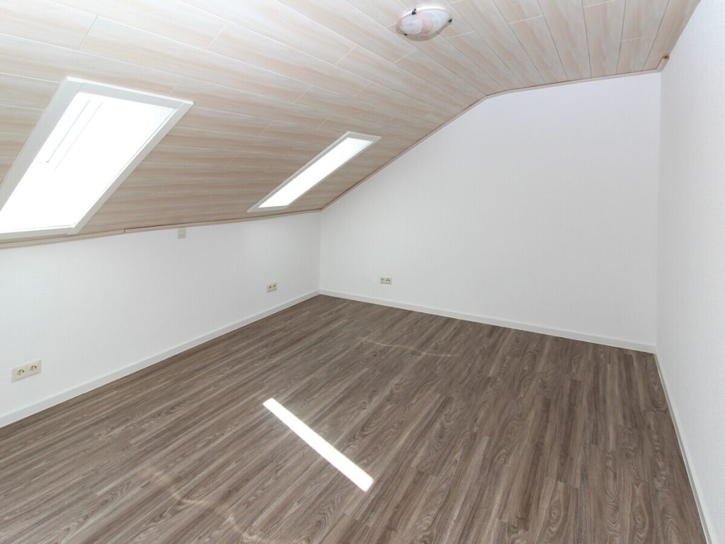 VR Immobilien GmbH - Immobilienangebot - Kalbach - Alle - Attraktive 3-Zimmerwohnung in Mittelkalbach
