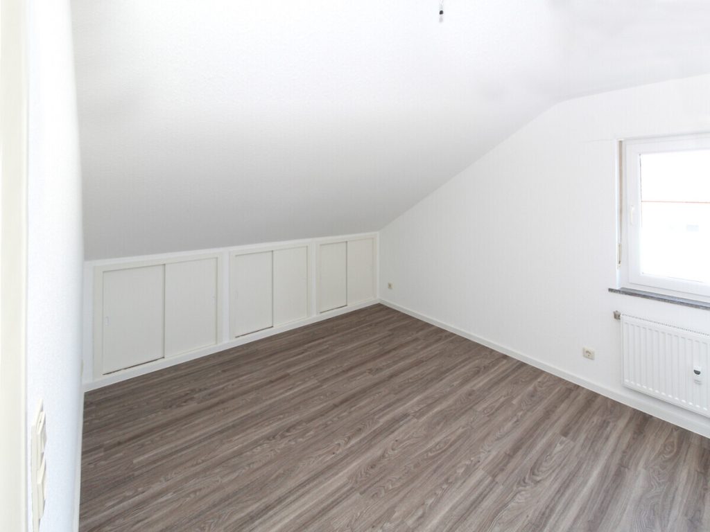 VR Immobilien GmbH - Immobilienangebot - Kalbach - Alle - Attraktive 3-Zimmerwohnung in Mittelkalbach