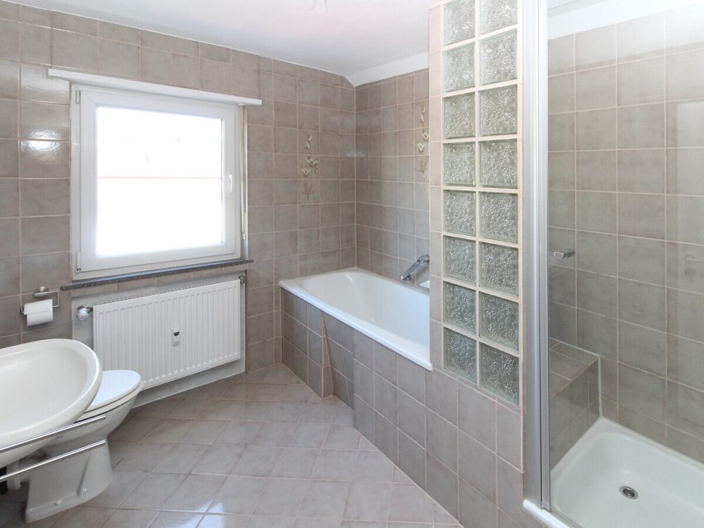 VR Immobilien GmbH - Immobilienangebot - Kalbach - Alle - Attraktive 3-Zimmerwohnung in Mittelkalbach