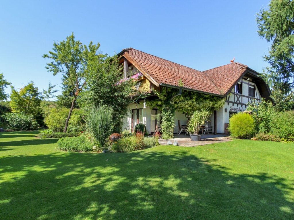 VR Immobilien GmbH - Immobilienangebot - Schlüchtern - Alle - Vielseitiges Betriebsanwesen in Alleinlage mit Wohnhaus, Büro und vier stützenfreien Gewerbehallen