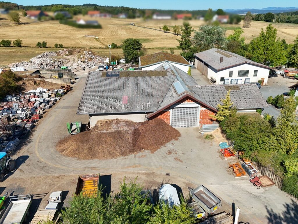 VR Immobilien GmbH - Immobilienangebot - Schlüchtern - Alle - Vielseitiges Betriebsanwesen in Alleinlage mit Wohnhaus, Büro und vier stützenfreien Gewerbehallen