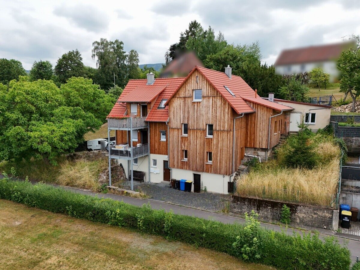 VR Immobilien GmbH - Immobilienangebot - Bischofsheim i.d.Rhön - Alle - Wohnhaus in Bischofsheim i.d.Rhön – Eigennutzung und Vermietung ideal kombiniert