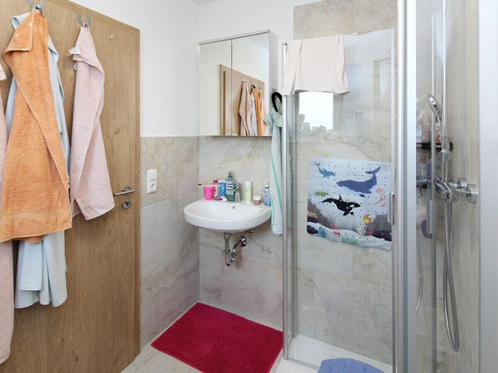 VR Immobilien GmbH - Immobilienangebot - Bischofsheim i.d.Rhön - Alle - Wohnhaus in Bischofsheim i.d.Rhön – Eigennutzung und Vermietung ideal kombiniert