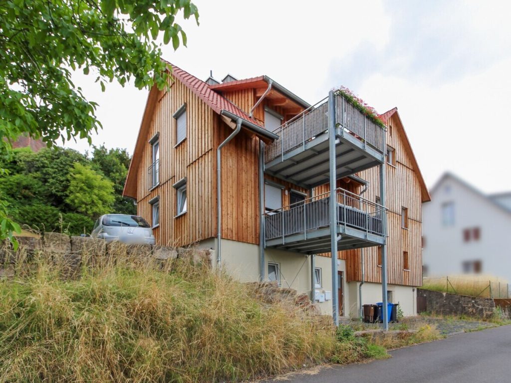VR Immobilien GmbH - Immobilienangebot - Bischofsheim i.d.Rhön - Alle - Wohnhaus in Bischofsheim i.d.Rhön – Eigennutzung und Vermietung ideal kombiniert