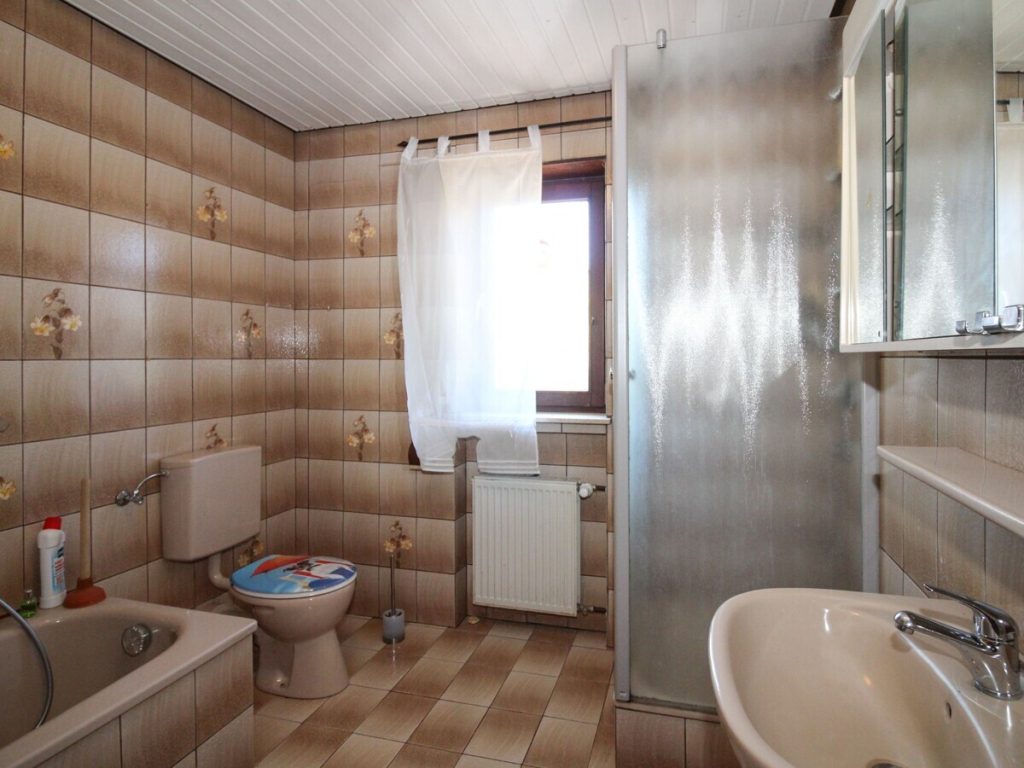 VR Immobilien GmbH - Immobilienangebot - Neuhof - Alle - Einfamilienhaus mit Einliegerwohnung - Viel Platz zum Leben, Wohnen und Gestalten in Hauswurz