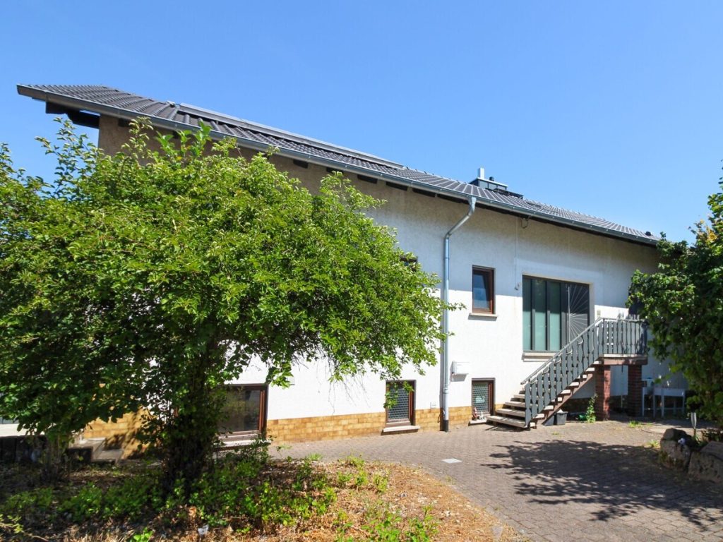 VR Immobilien GmbH - Immobilienangebot - Neuhof - Alle - Einfamilienhaus mit Einliegerwohnung - Viel Platz zum Leben, Wohnen und Gestalten in Hauswurz