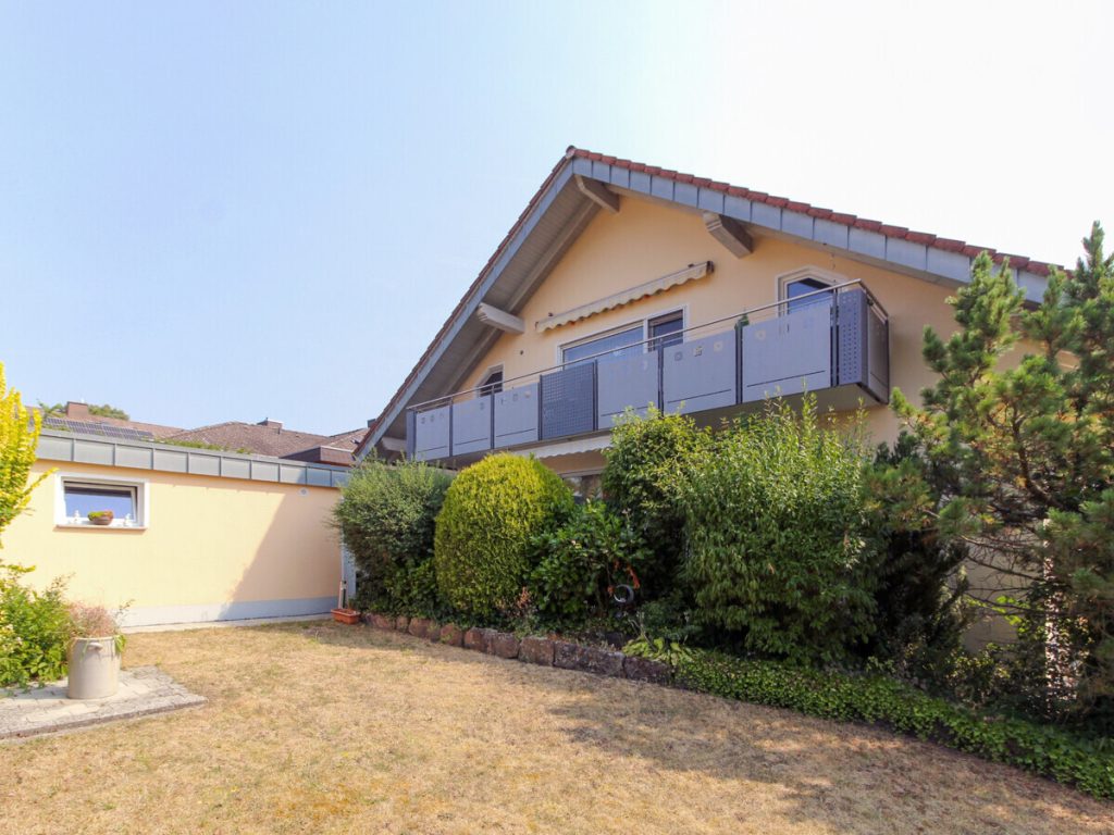 VR Immobilien GmbH - Immobilienangebot - Petersberg - Alle - Großzügige 4-Zimmer-Erdgeschosswohnung mit Terrasse und Garten