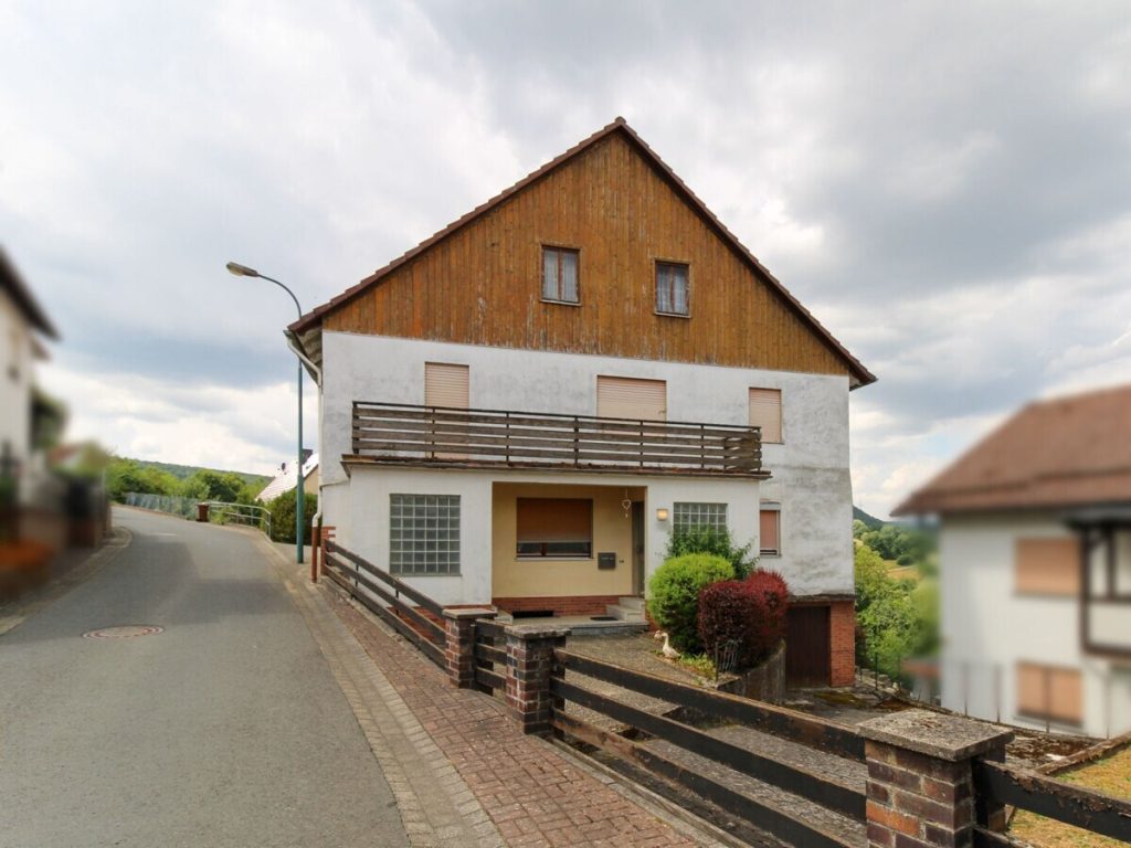 VR Immobilien GmbH - Immobilienangebot - Sinntal - Alle - Einfamilienhaus mit 766 m² Grundstück – viel Potenzial für individuelle Gestaltung in Oberzell