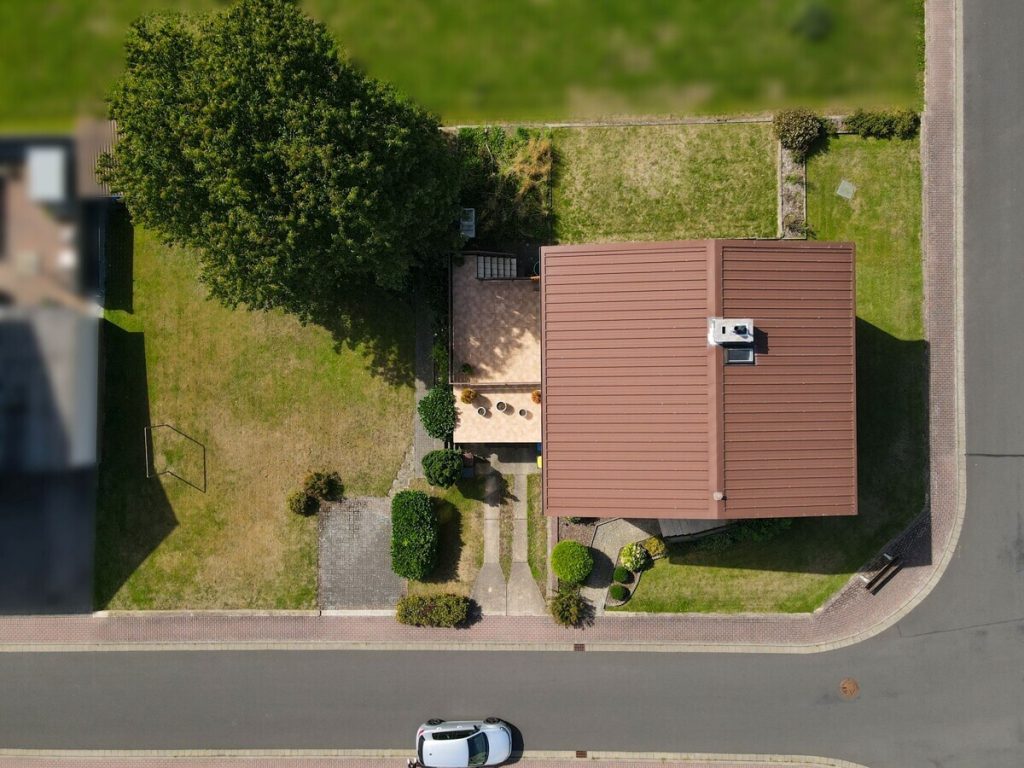 VR Immobilien GmbH - Immobilienangebot - Hohenroda - Alle - Gepflegtes Einfamilienhaus mit durchdachter Raumaufteilung und Garten in Hohenroda-Ransbach