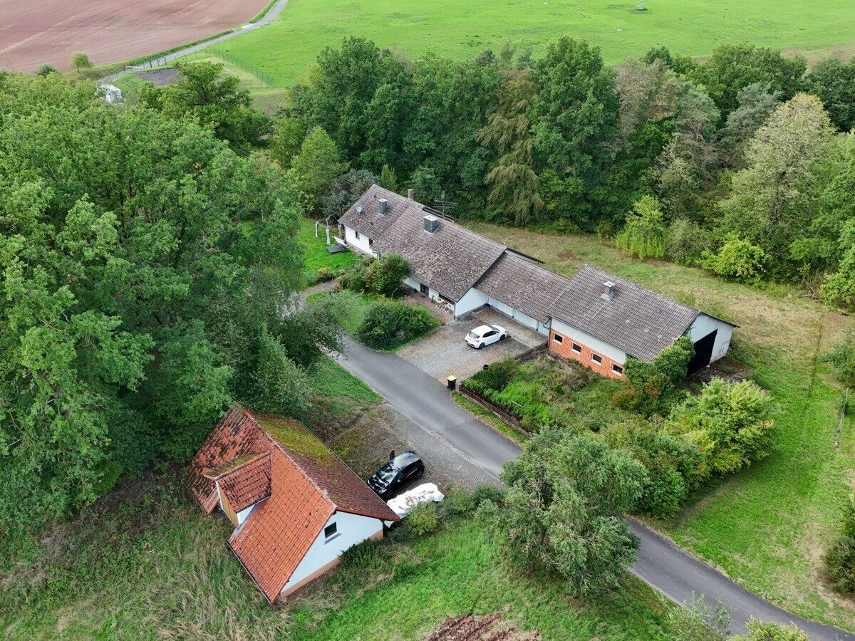 VR Immobilien GmbH - Immobilienangebot - Petersberg - Alle - Idyllische Hofanlage in ruhiger Ortslage von Petersberg. Ideal für Tierliebhaber.