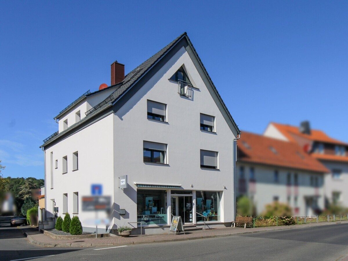 VR Immobilien GmbH - Immobilienangebot - Burghaun - Alle - Sichere Rendite: Kernsaniertes Mehrfamilienhaus in Burghaun – voll vermietet