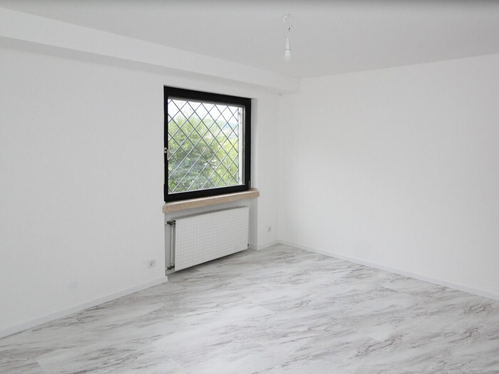 VR Immobilien GmbH - Immobilienangebot - Fulda - Alle - Frisch sanierte 2-Zimmer-Wohnung mit Terrasse und Garage