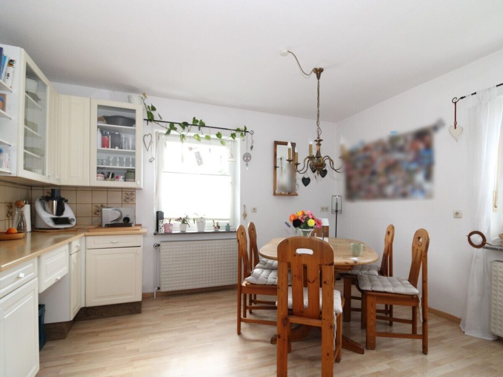 VR Immobilien GmbH - Immobilienangebot - Hofbieber - Alle - Charmantes Einfamilienhaus mit großzügigem Grundstück in Hofbieber-Schwarzbach