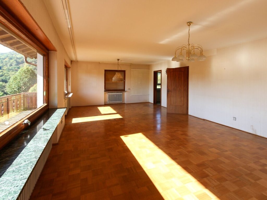 VR Immobilien GmbH - Immobilienangebot - Tann (Rhön) - Alle - Großzügiges Wohnanwesen auf weitläufigem Grundstück - im Herzen der Rhön!