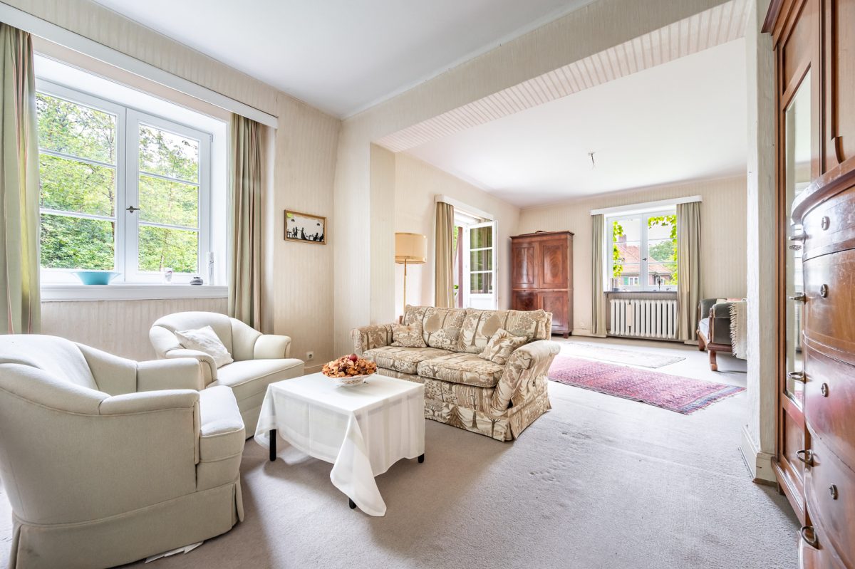 Immobilienangebot - Hamburg / Wohldorf-Ohlstedt - Alle - Charmante Altbauwohnung auf zwei Ebenen mit eigenem Garten und Stellplatz in attraktiver Lage von Wohldorf-Ohlstedt