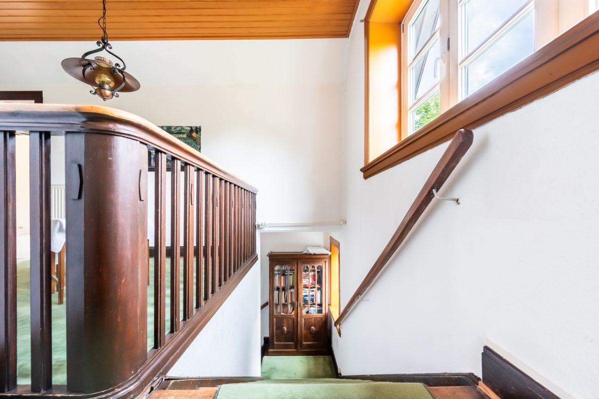 Immobilienangebot - Hamburg / Wohldorf-Ohlstedt - Alle - Charmante Altbauwohnung auf zwei Ebenen mit eigenem Garten und Stellplatz in attraktiver Lage von Wohldorf-Ohlstedt
