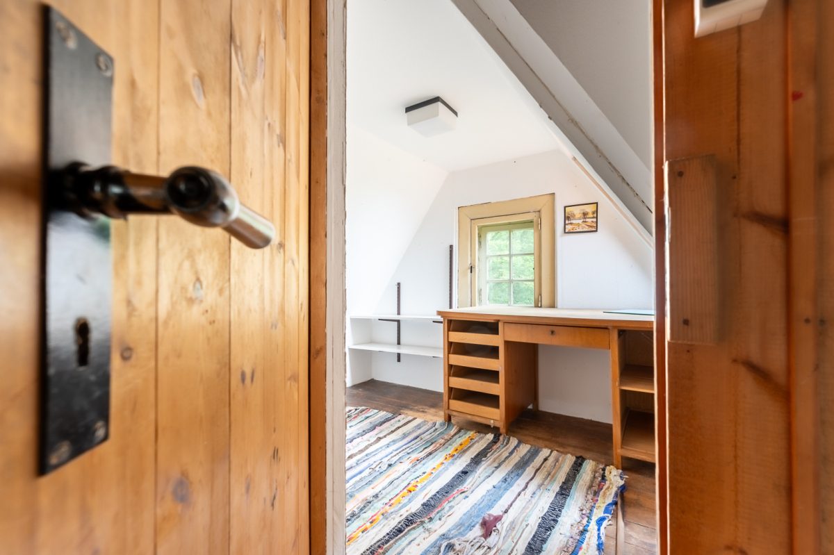 Immobilienangebot - Hamburg / Wohldorf-Ohlstedt - Alle - Charmante Altbauwohnung auf zwei Ebenen mit eigenem Garten und Stellplatz in attraktiver Lage von Wohldorf-Ohlstedt