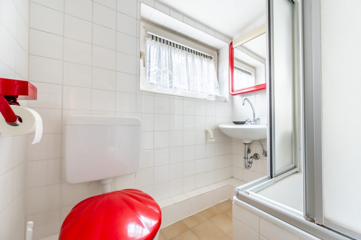 Immobilienangebot - Hamburg / Wohldorf-Ohlstedt - Alle - Charmante Altbauwohnung auf zwei Ebenen mit eigenem Garten und Stellplatz in attraktiver Lage von Wohldorf-Ohlstedt