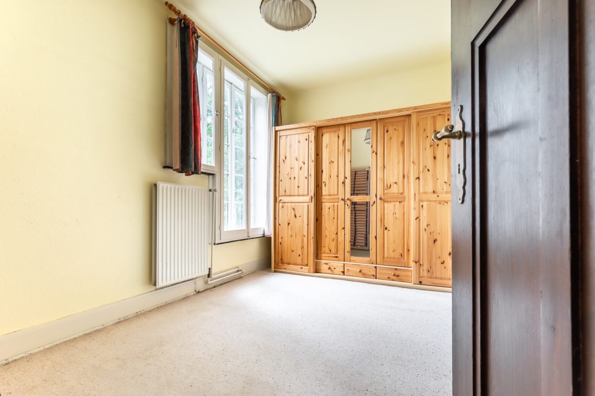 Immobilienangebot - Hamburg / Wohldorf-Ohlstedt - Alle - Charmante Altbauwohnung auf zwei Ebenen mit eigenem Garten und Stellplatz in attraktiver Lage von Wohldorf-Ohlstedt