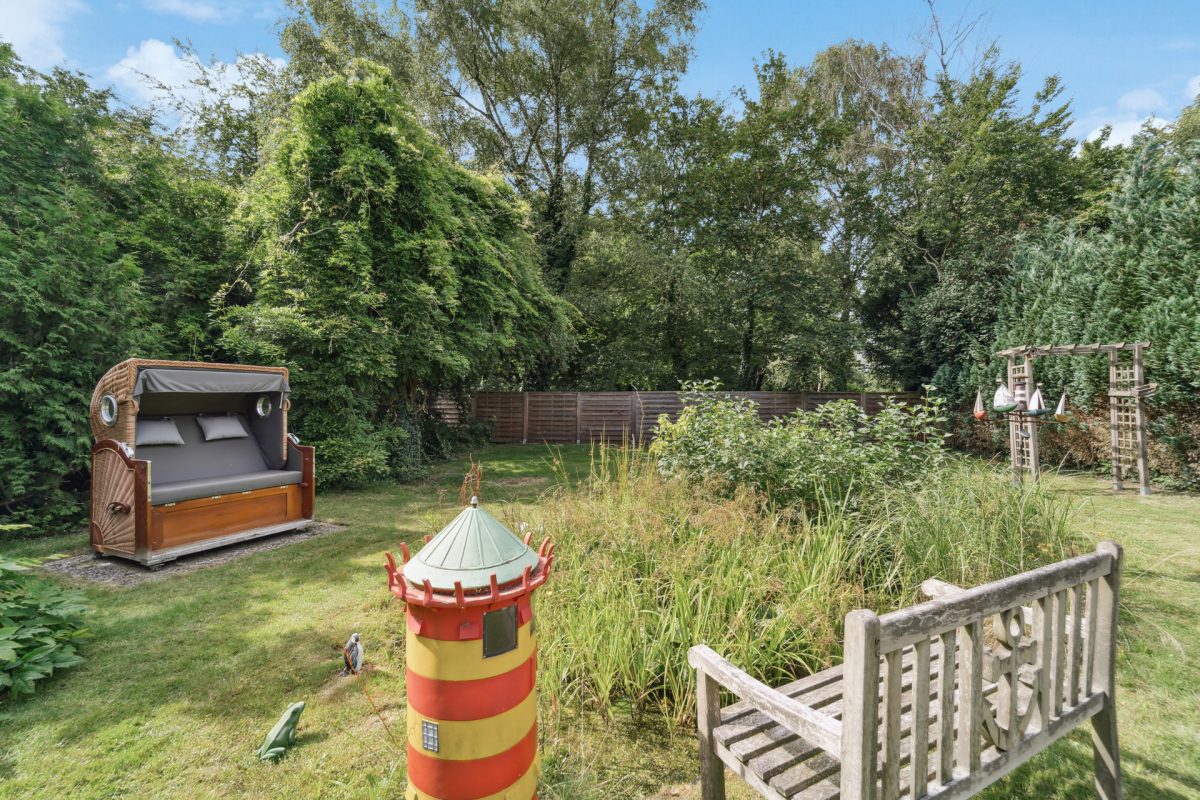 Immobilienangebot - Hamburg / Farmsen-Berne - Alle - Sofort Verfügbar ! Pfeifenstilgrundstück für ein Einzelhaus in ruhiger Straße von HH-Farmsen-Berne
