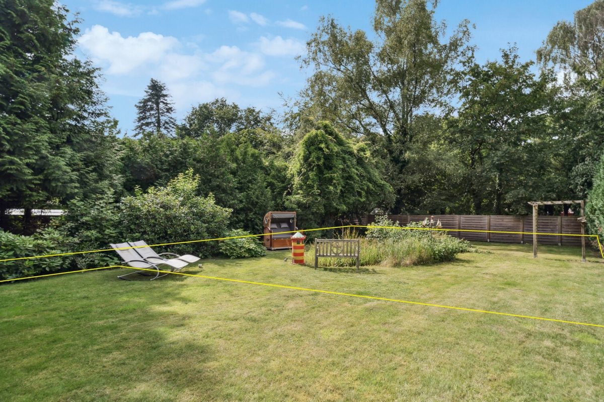 Immobilienangebot - Hamburg / Farmsen-Berne - Alle - Sofort Verfügbar ! Pfeifenstilgrundstück für ein Einzelhaus in ruhiger Straße von HH-Farmsen-Berne