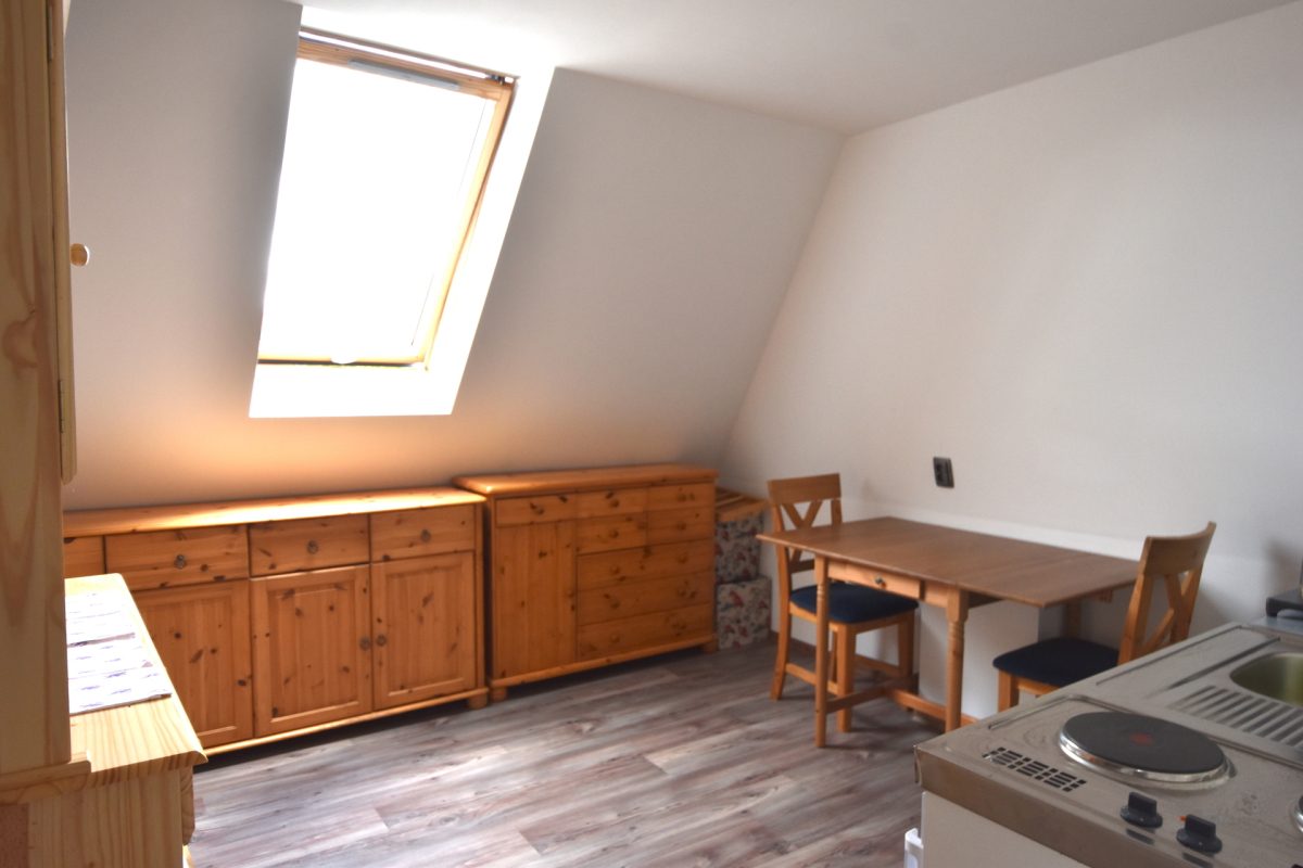Immobilienangebot - Immenstedt / Nordfriesland - Alle - Einfamilienhaus mit möglicher Einliegerwohnung,
Dorfleben 10 km westlich von Husum