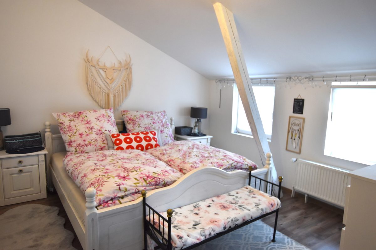 Immobilienangebot - Immenstedt / Nordfriesland - Alle - Einfamilienhaus mit möglicher Einliegerwohnung,
Dorfleben 10 km westlich von Husum